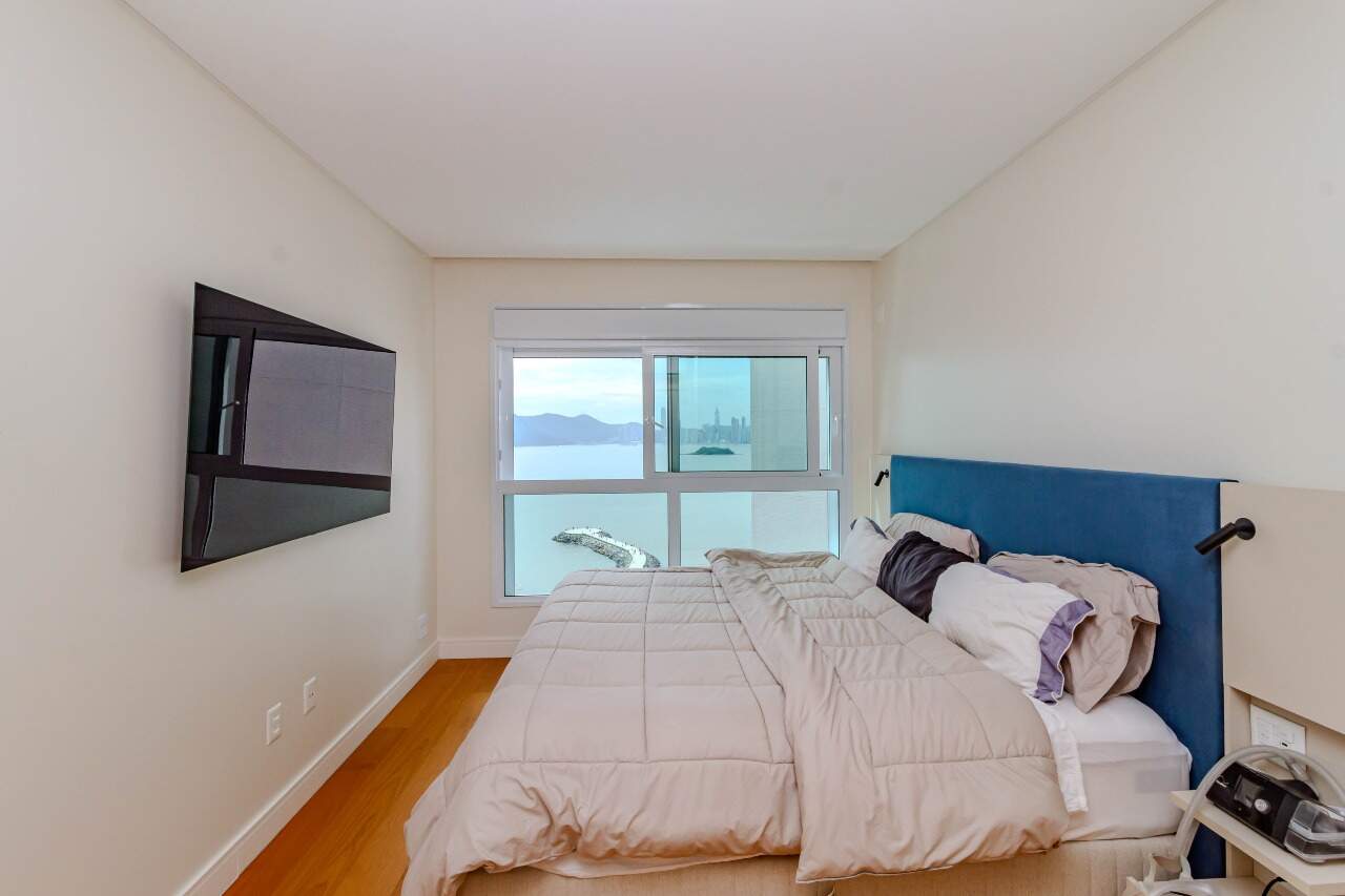Apartamento à venda no Pioneiros: 