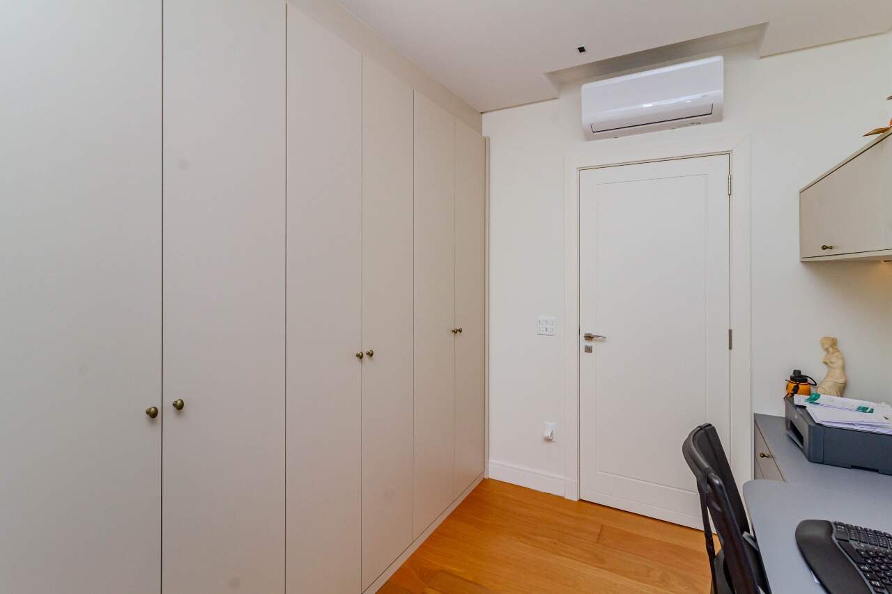 Apartamento à venda no Pioneiros: 