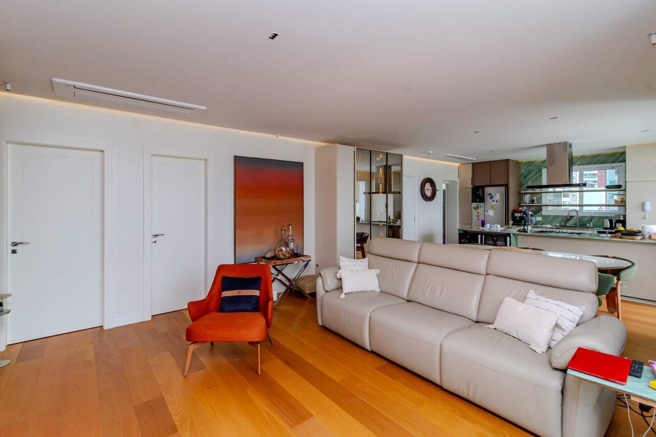 Apartamento à venda no Pioneiros: 