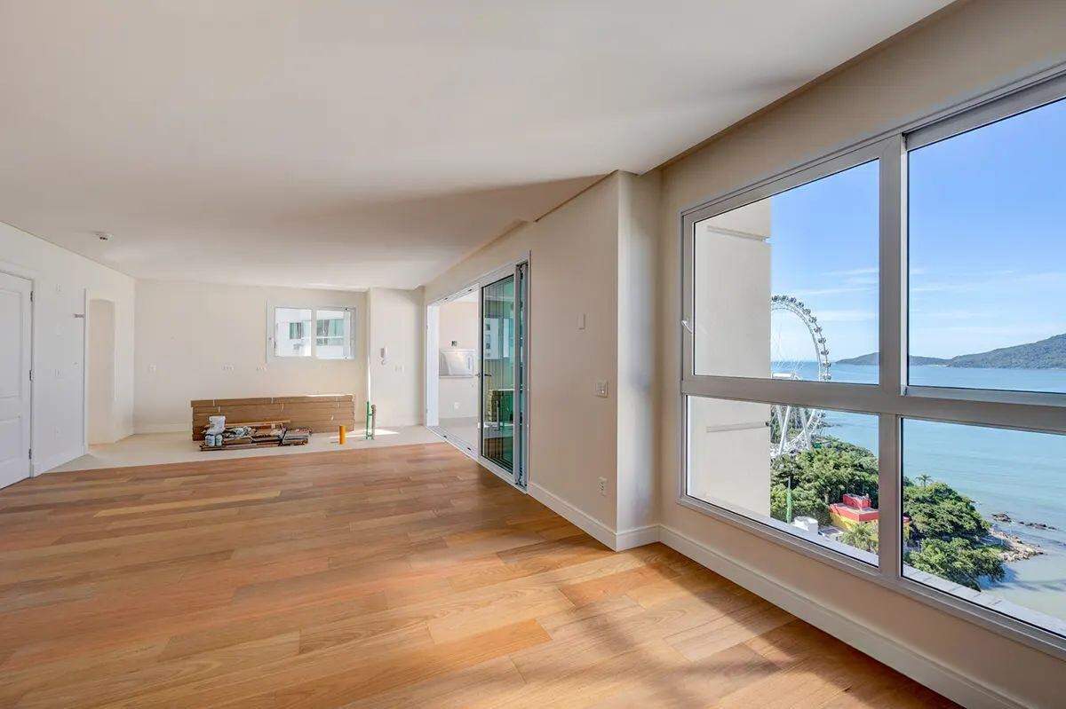 Apartamento de 3 quartos, 160m² no bairro Pioneiros, em Balneário Camboriú | Eu Corretor