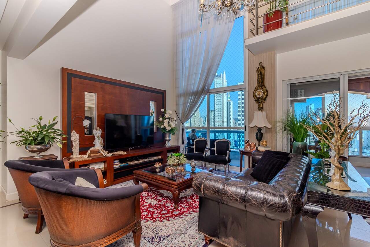 Apartamento de 3 quartos, 252m² no bairro Centro, em Balneário Camboriú | Eu Corretor
