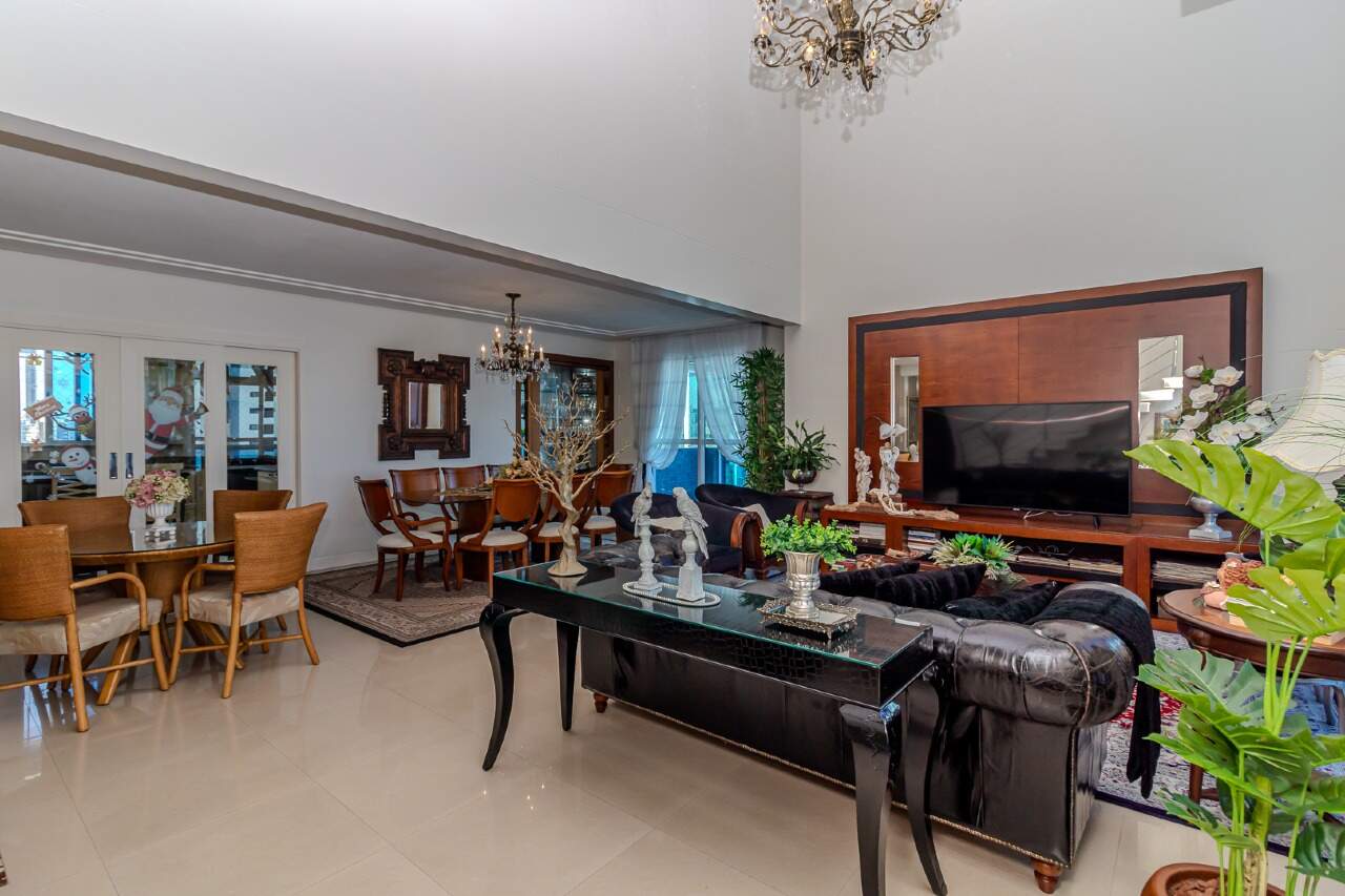 Apartamento de 3 quartos, 252m² no bairro Centro, em Balneário Camboriú | Eu Corretor