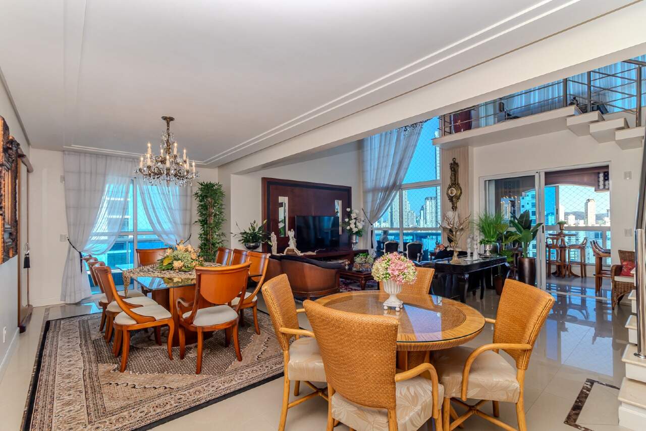 Apartamento de 3 quartos, 252m² no bairro Centro, em Balneário Camboriú | Eu Corretor