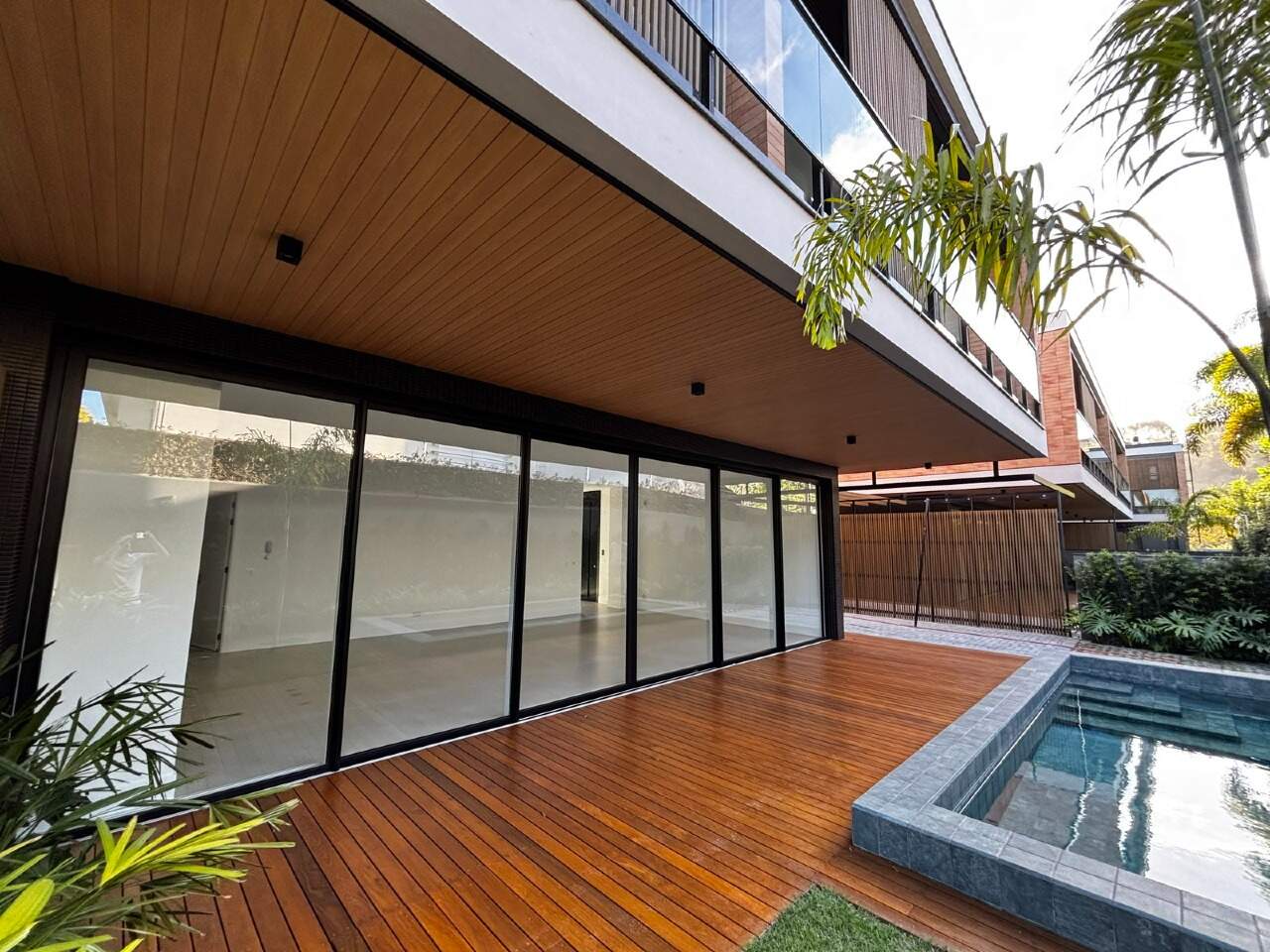 Casa de Condomínio à venda no Praia do Estaleiro: 