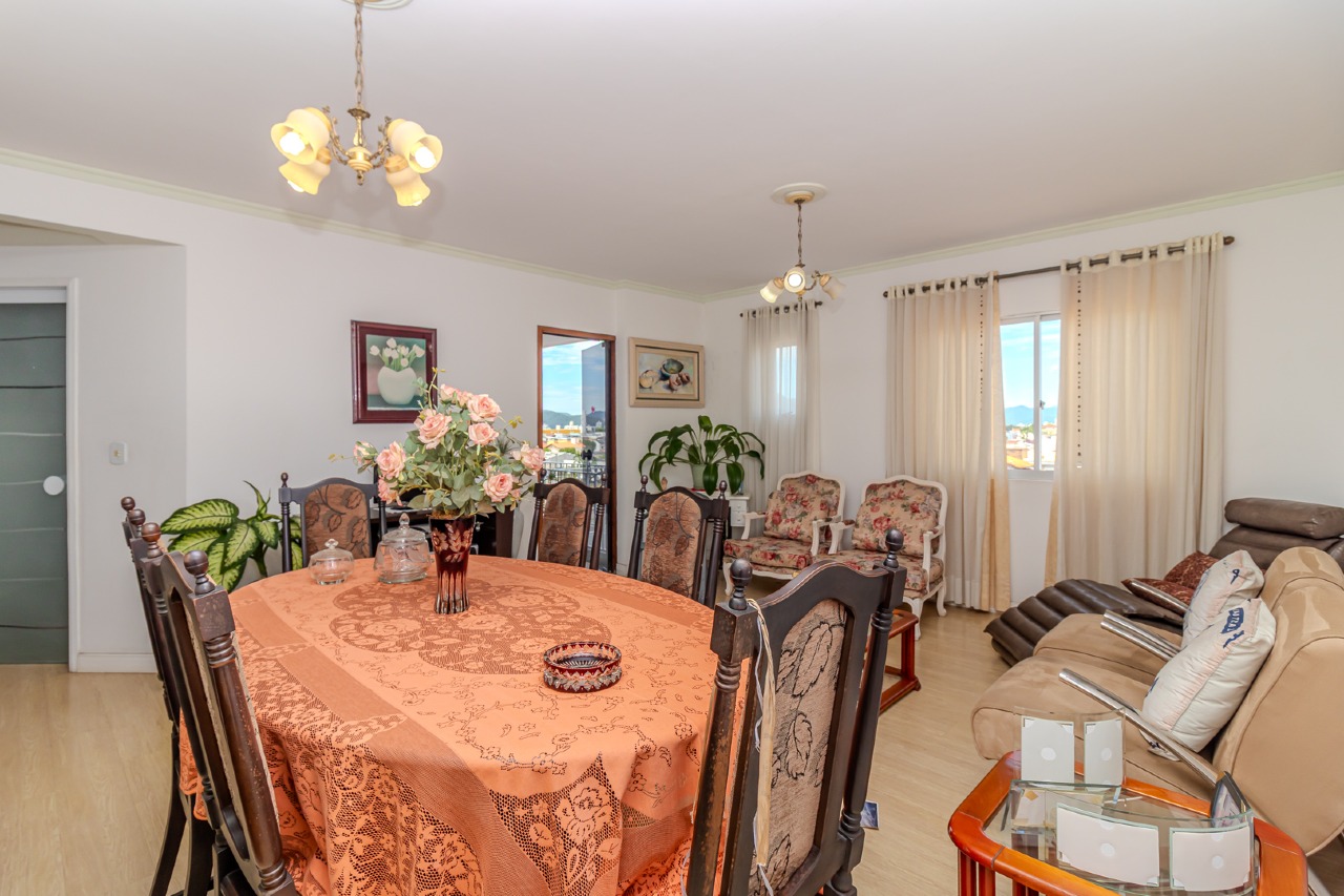 Apartamento de 3 quartos, 135m² no bairro Centro, em Balneário Camboriú | Eu Corretor