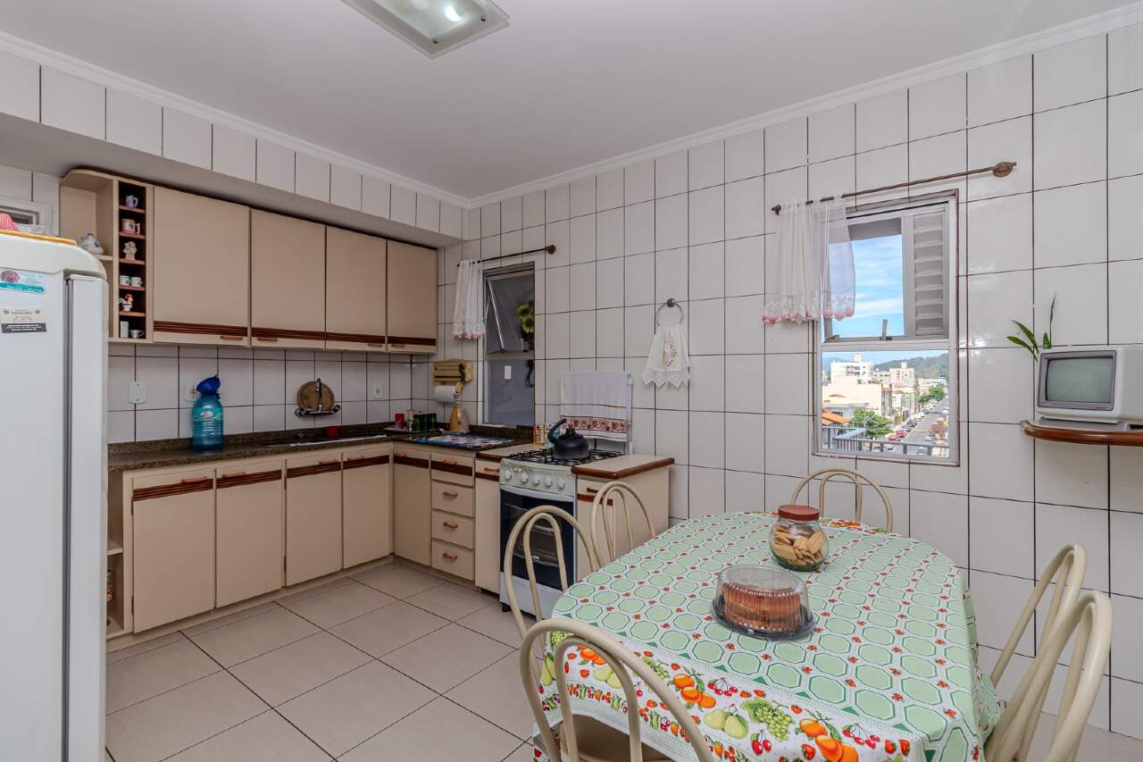 Apartamento de 3 quartos, 135m² no bairro Centro, em Balneário Camboriú | Eu Corretor