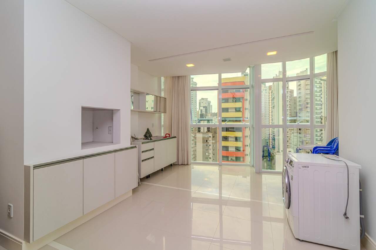 Apartamento de 3 quartos, 135m² no bairro Centro, em Balneário Camboriú | Eu Corretor