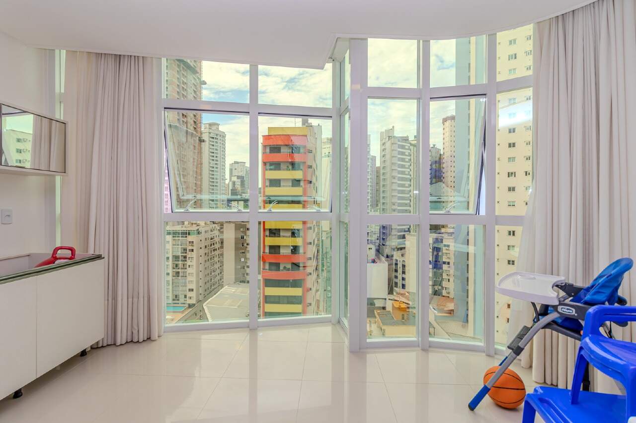 Apartamento de 3 quartos, 135m² no bairro Centro, em Balneário Camboriú | Eu Corretor