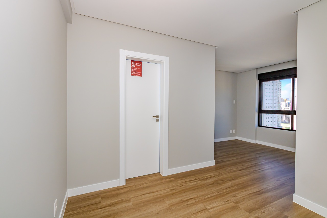 Cobertura à venda no Pioneiros: 