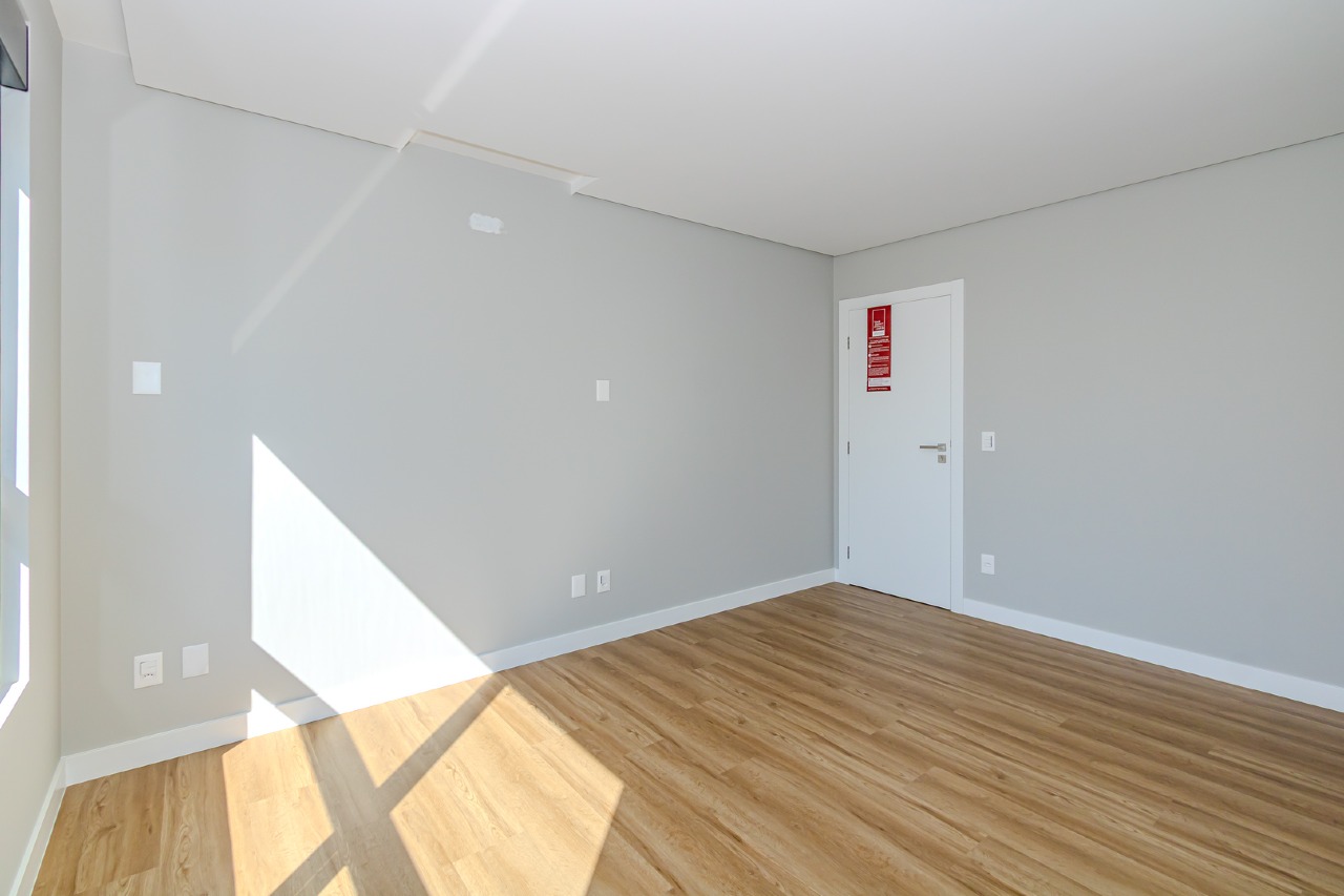 Cobertura à venda no Pioneiros: 