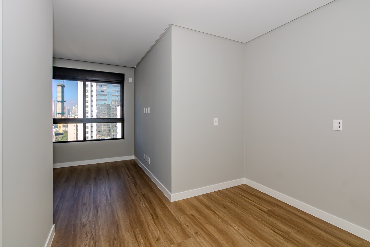 Cobertura à venda no Pioneiros: 