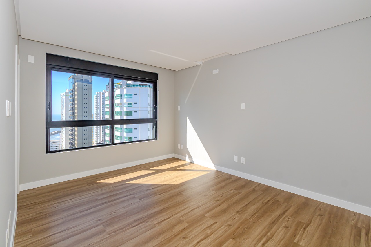 Cobertura à venda no Pioneiros: 