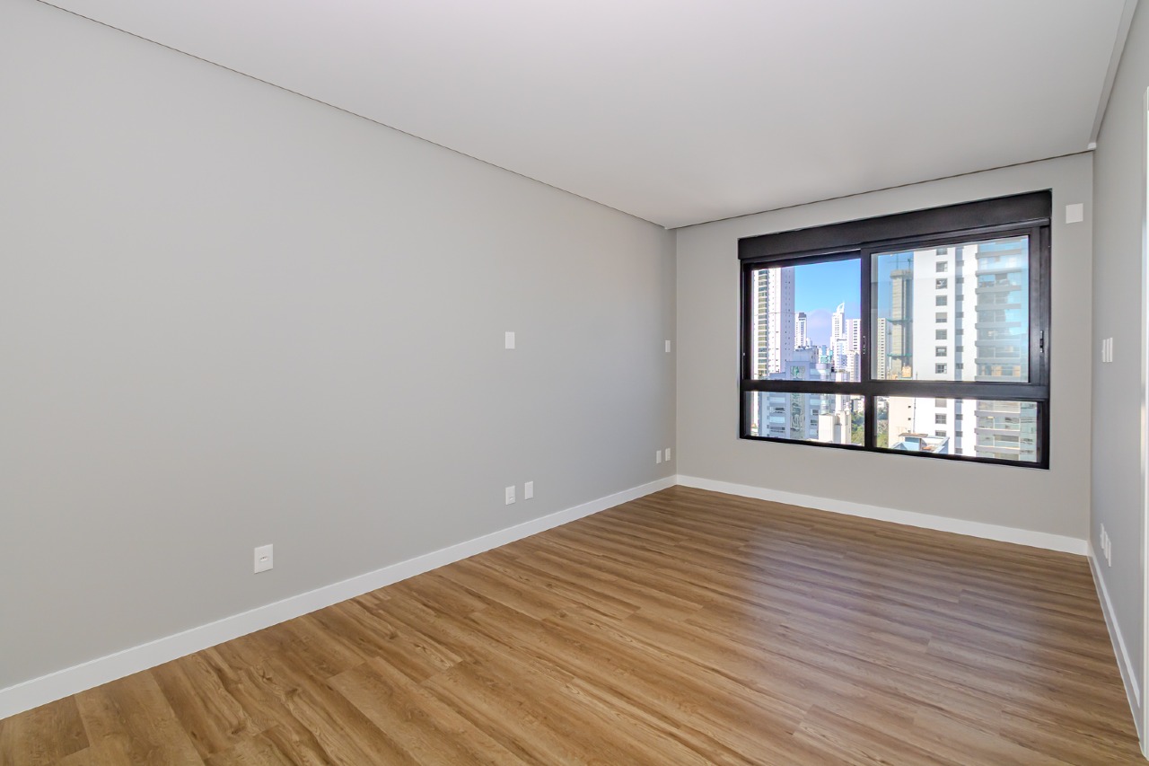 Cobertura à venda no Pioneiros: 