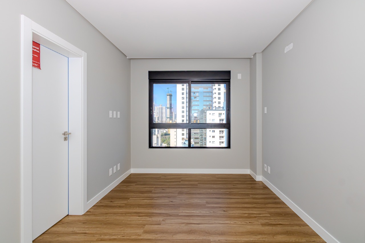 Cobertura à venda no Pioneiros: 