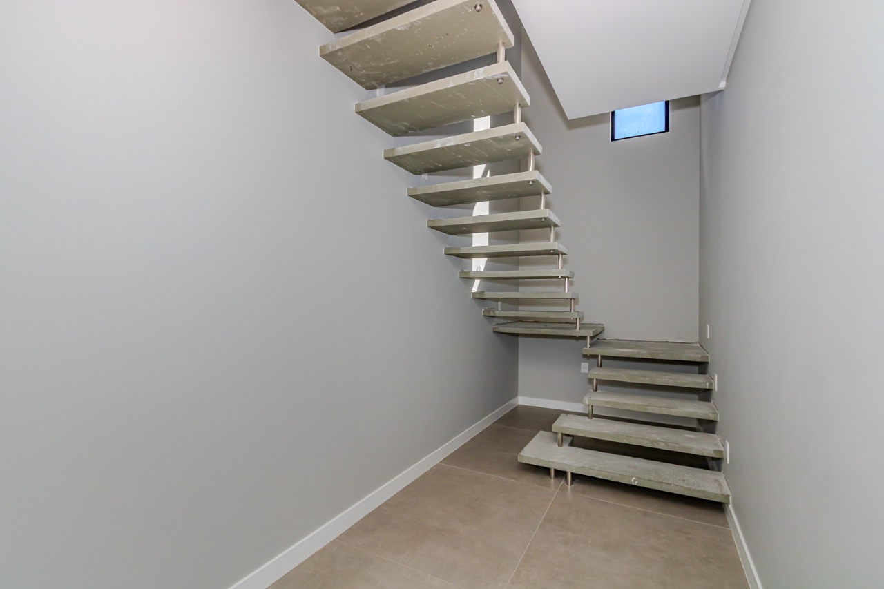 Cobertura à venda no Pioneiros: 