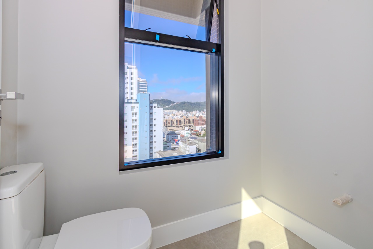 Cobertura à venda no Pioneiros: 