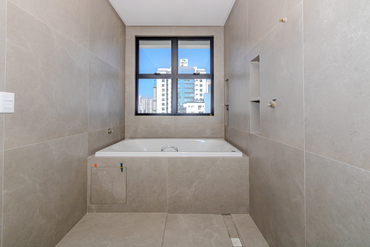 Cobertura à venda no Pioneiros: 