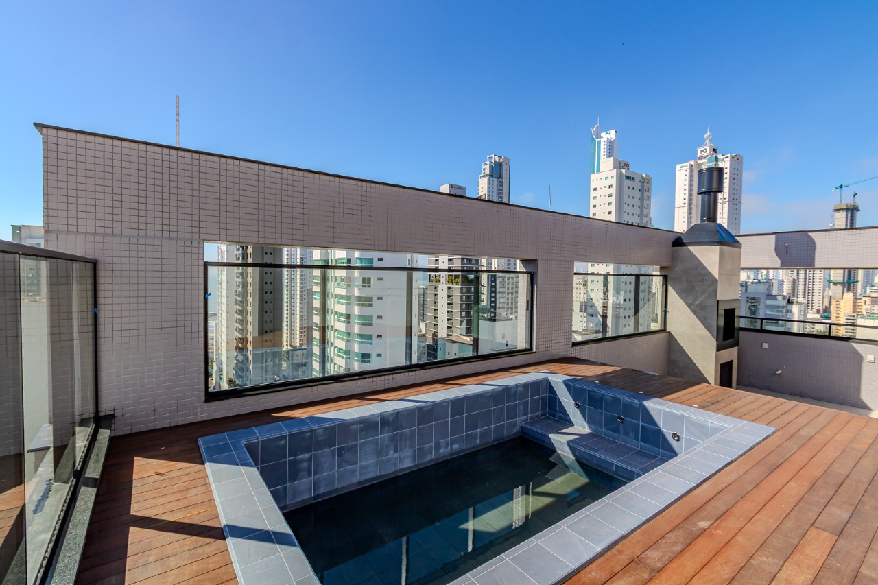 Cobertura à venda no Pioneiros: 