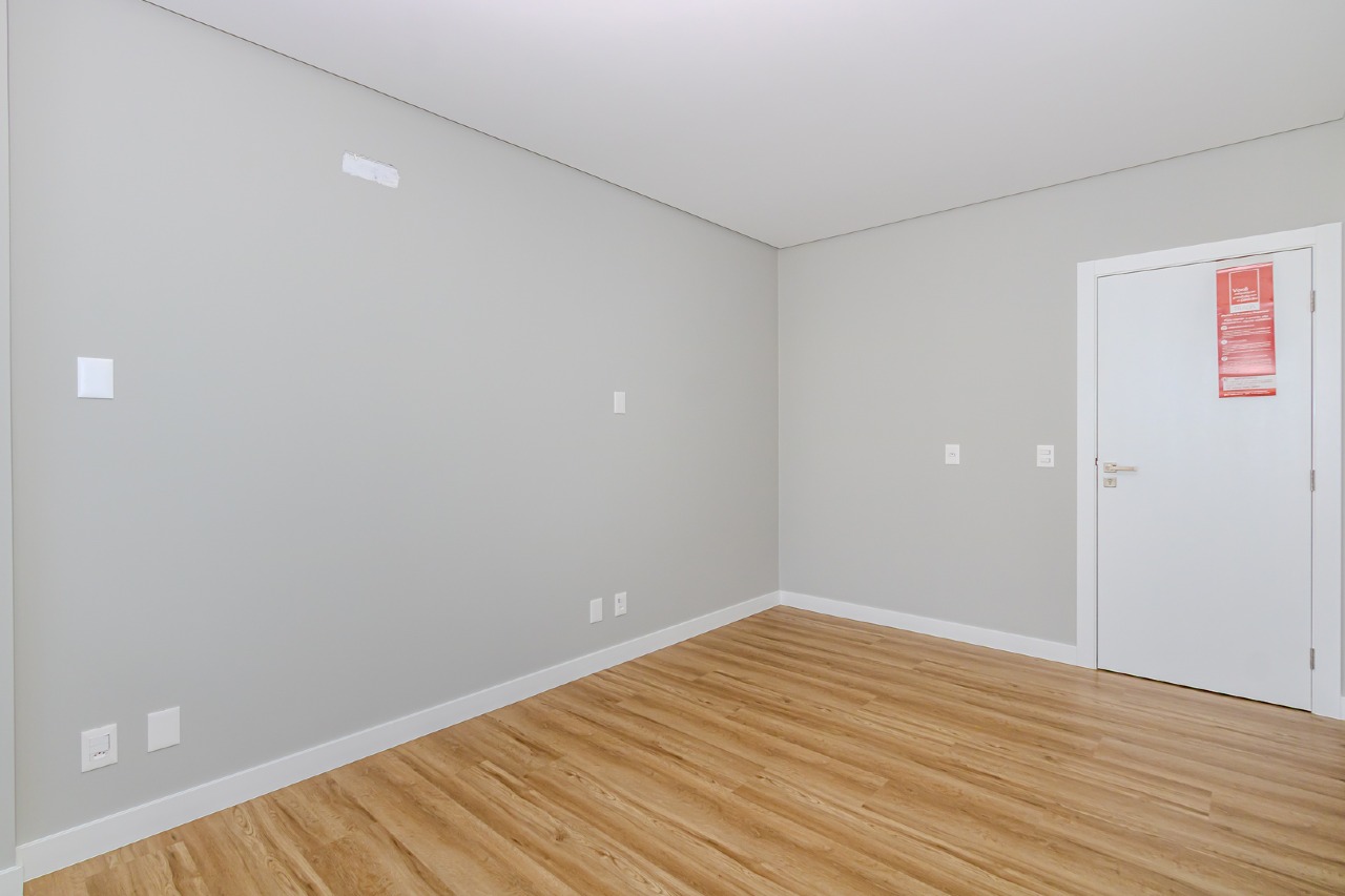 Cobertura à venda no Pioneiros: 