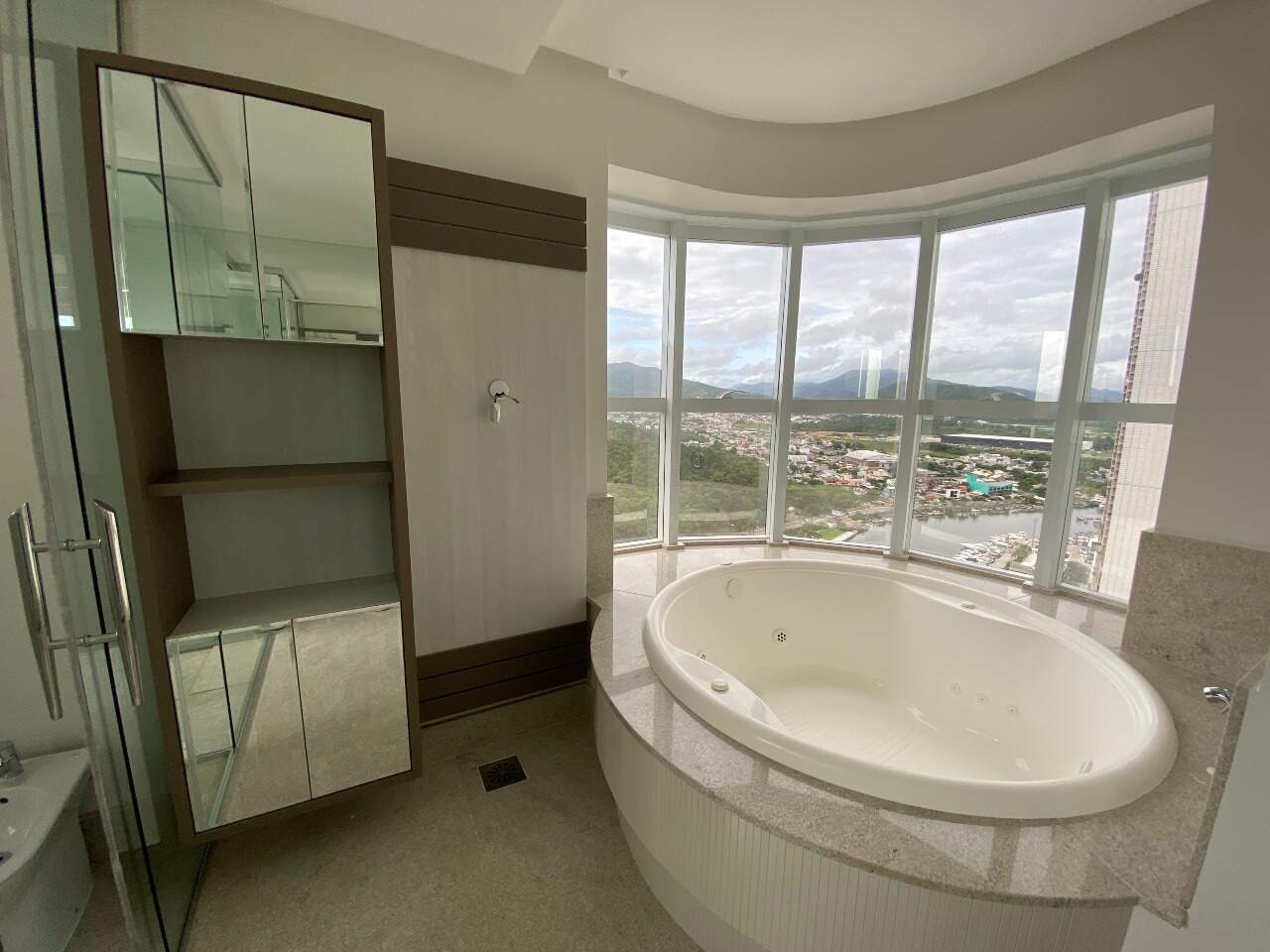 Apartamento à venda no Barra Sul: 