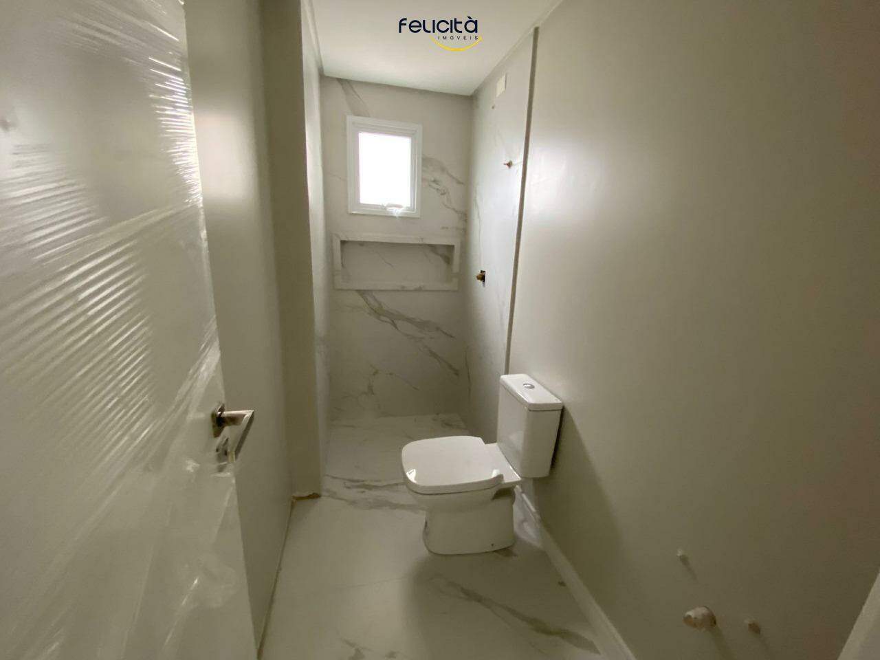 Apartamento de 3 quartos, 131m² no bairro Pioneiros, em Balneário Camboriú | Eu Corretor