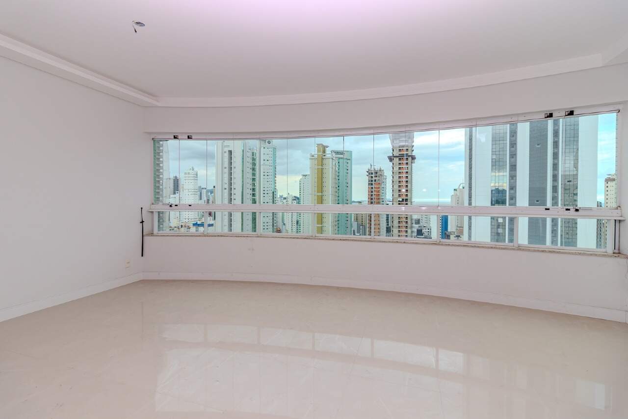 Apartamento de 3 quartos, 130m² no bairro Centro, em Balneário Camboriú | Eu Corretor