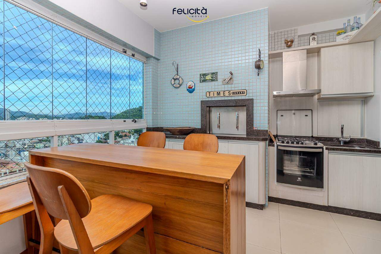 Apartamento de 3 quartos, 125m² no bairro Centro, em Balneário Camboriú | Eu Corretor