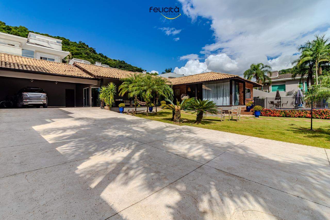 Apartamento de 7 quartos, 1000m² no bairro Barra, em Balneário Camboriú | Eu Corretor