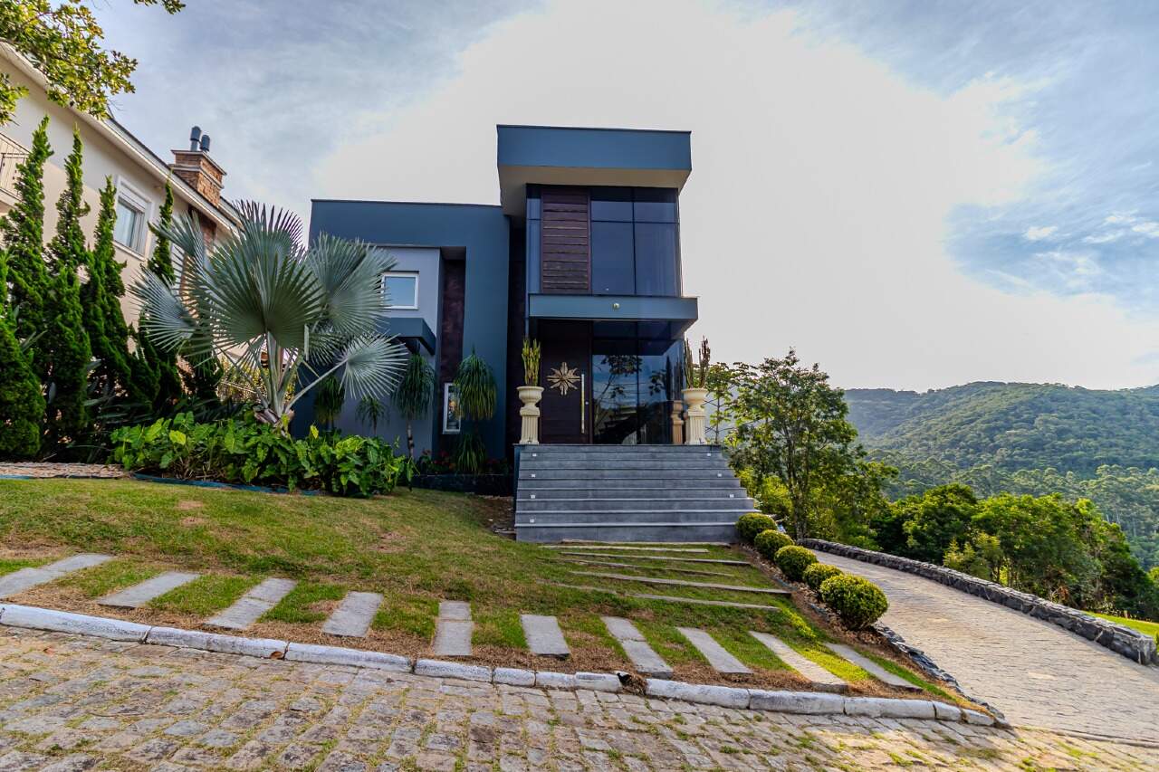 Casa de Condomínio de 3 quartos, 430m² no bairro Ariribá, em Balneário Camboriú | Eu Corretor