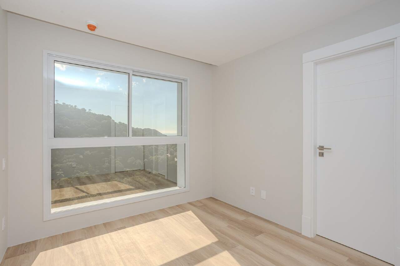 Apartamento à venda no Pioneiros: