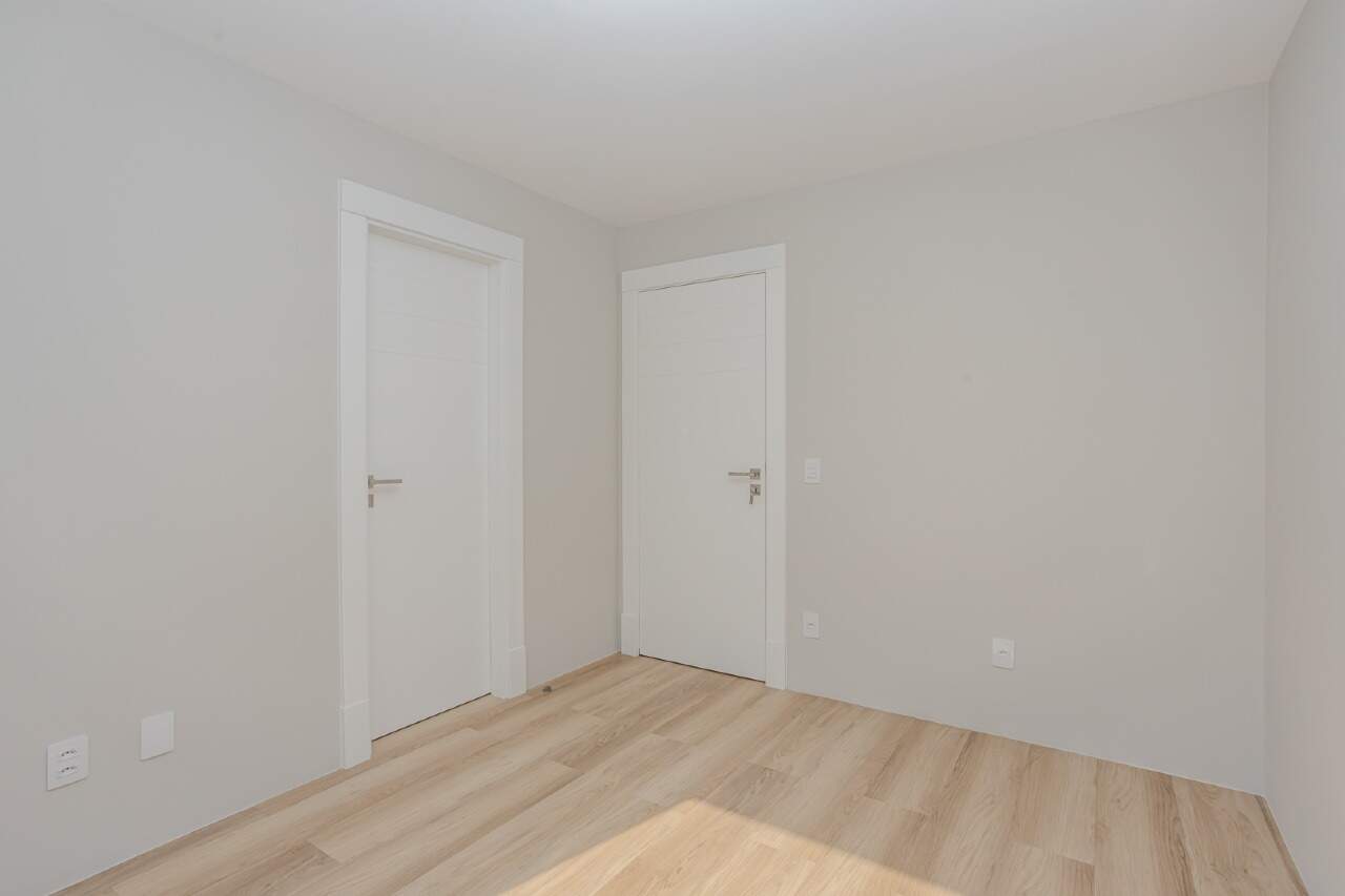 Apartamento à venda no Pioneiros: