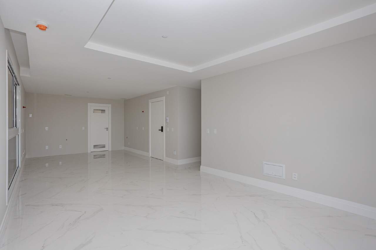Apartamento à venda no Pioneiros: