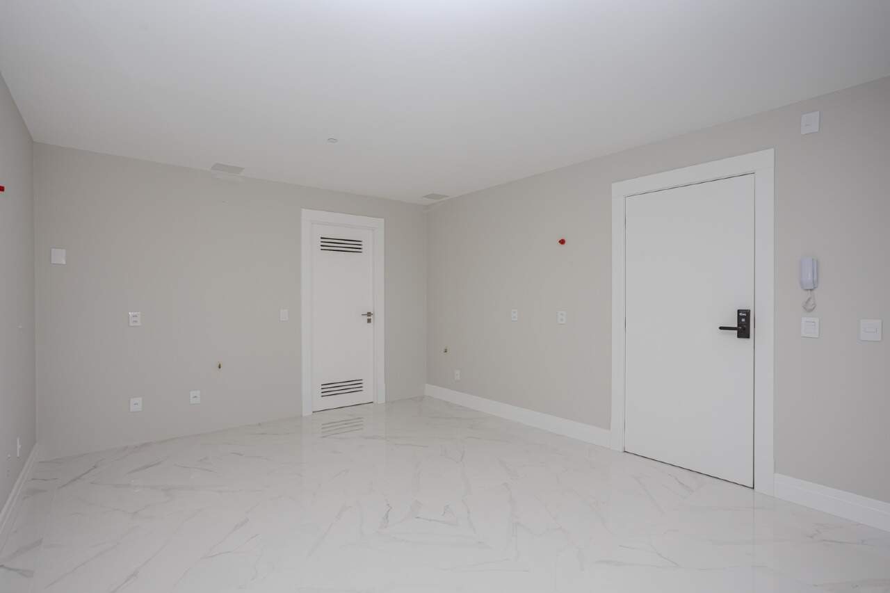 Apartamento à venda no Pioneiros: