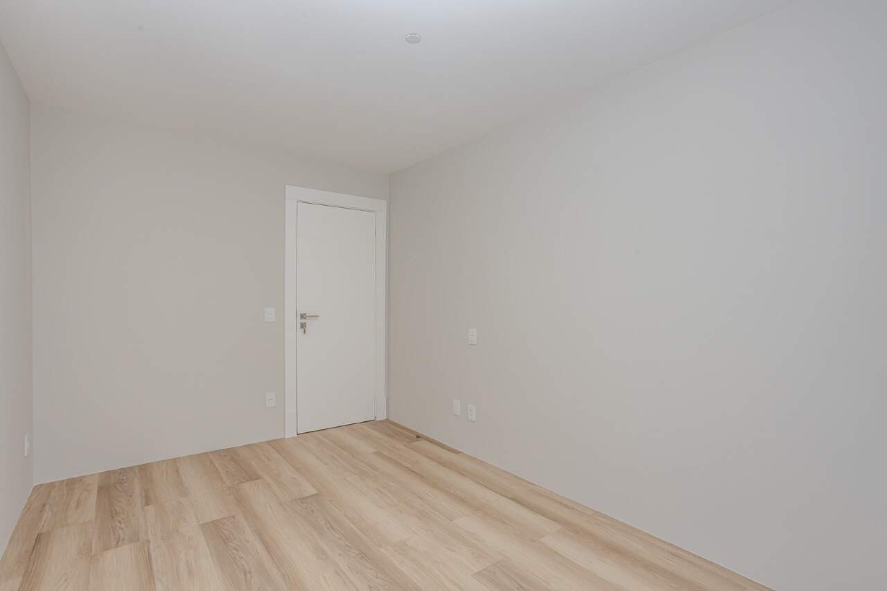 Apartamento à venda no Pioneiros: