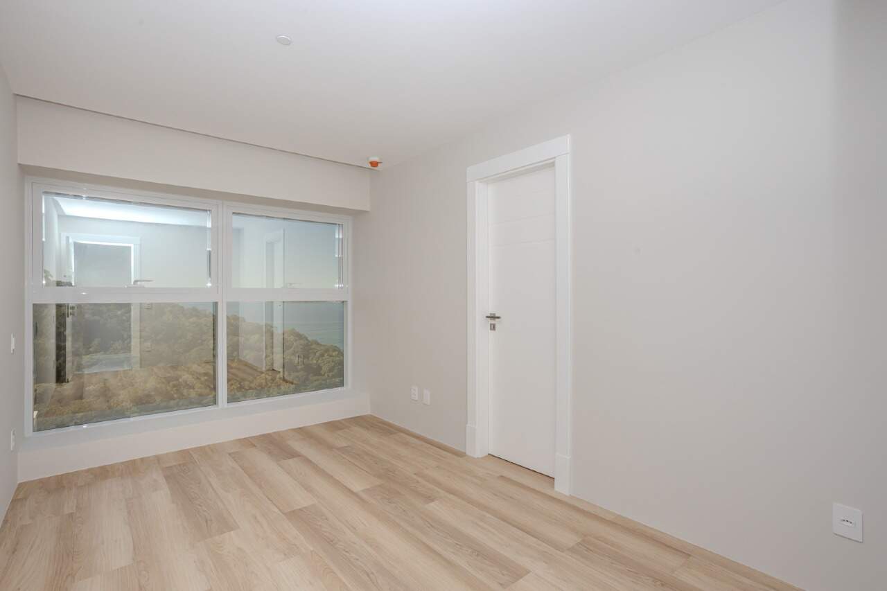 Apartamento à venda no Pioneiros: