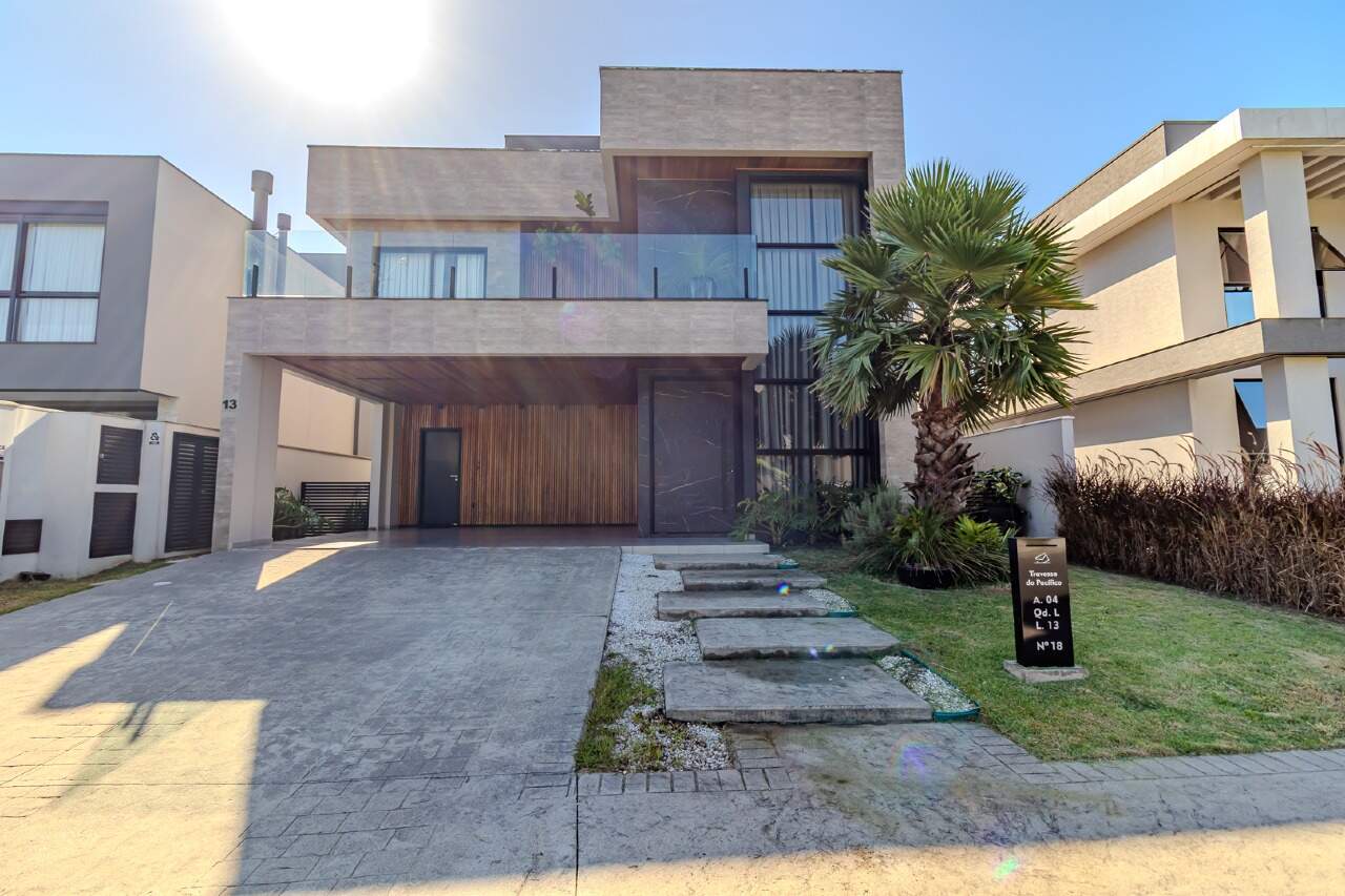 Casa de Condomínio de 4 quartos, 291m² no bairro Santa Regina, em Camboriú | Eu Corretor