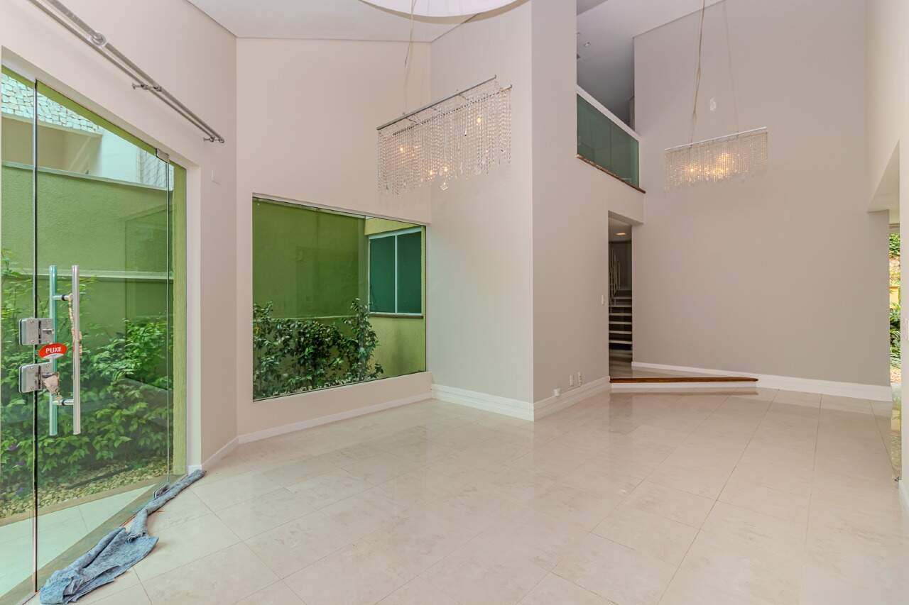 Casa de Condomínio de 3 quartos, 290m² no bairro Ariribá, em Balneário Camboriú | Eu Corretor