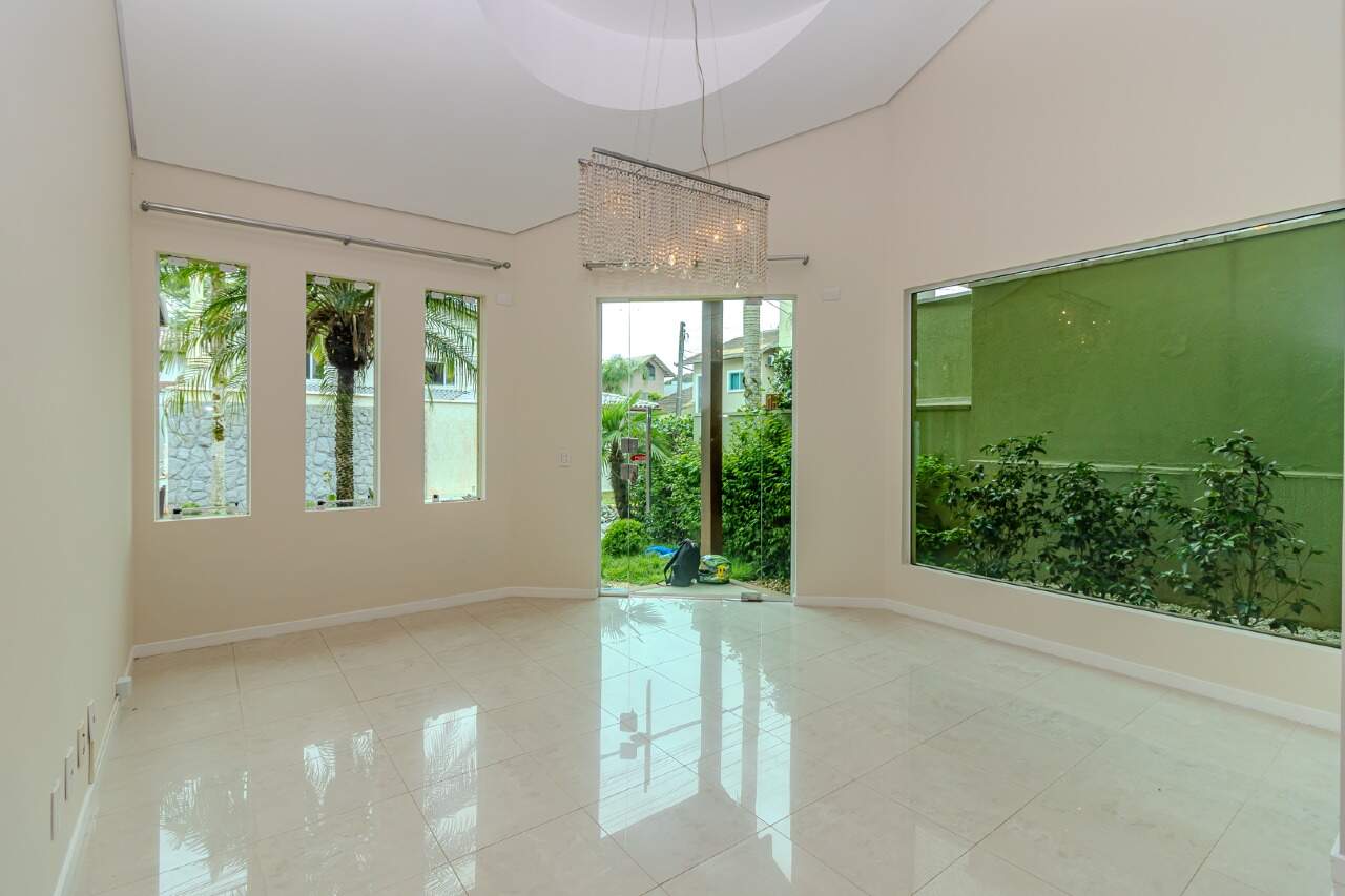 Casa de Condomínio de 3 quartos, 290m² no bairro Ariribá, em Balneário Camboriú | Eu Corretor