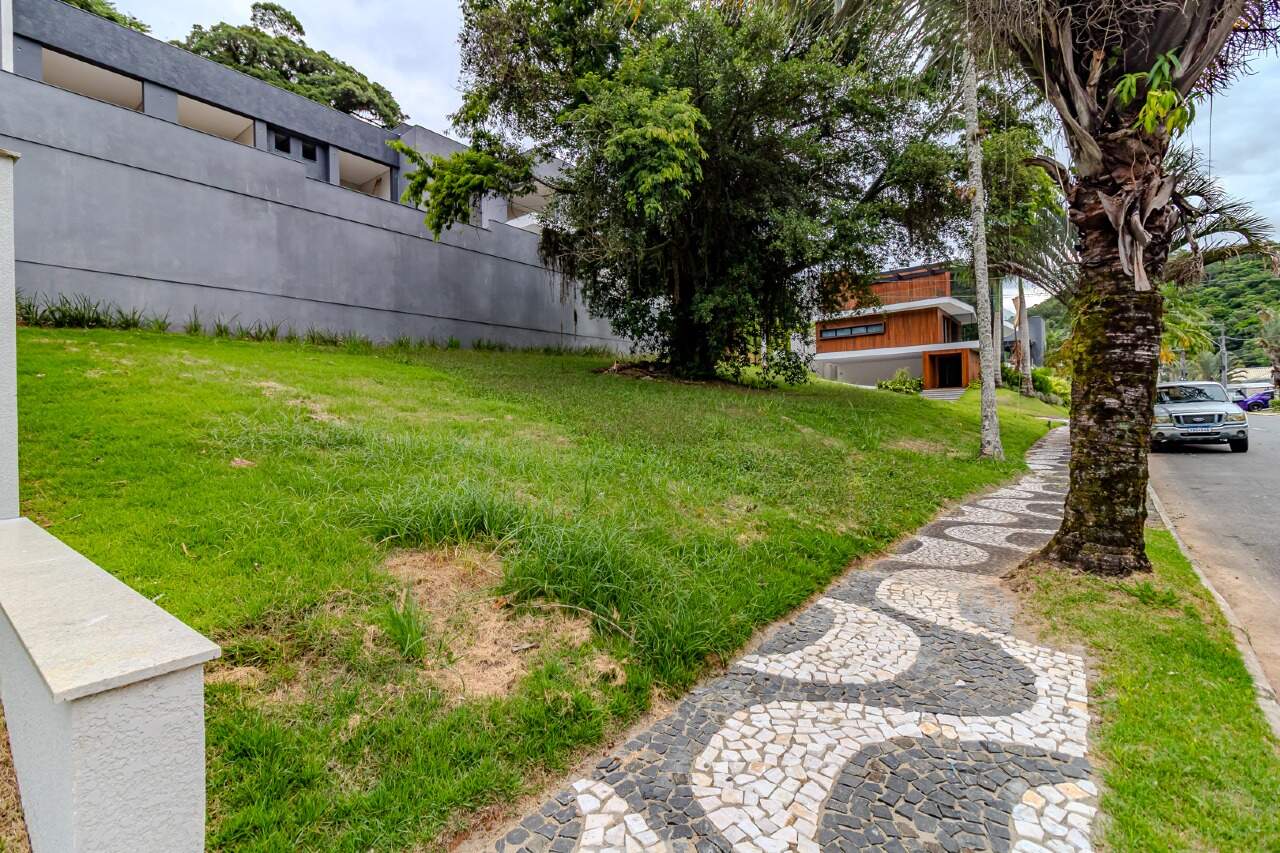 Lote/Terreno de 450m² no bairro Barra, em Balneário Camboriú | Eu Corretor