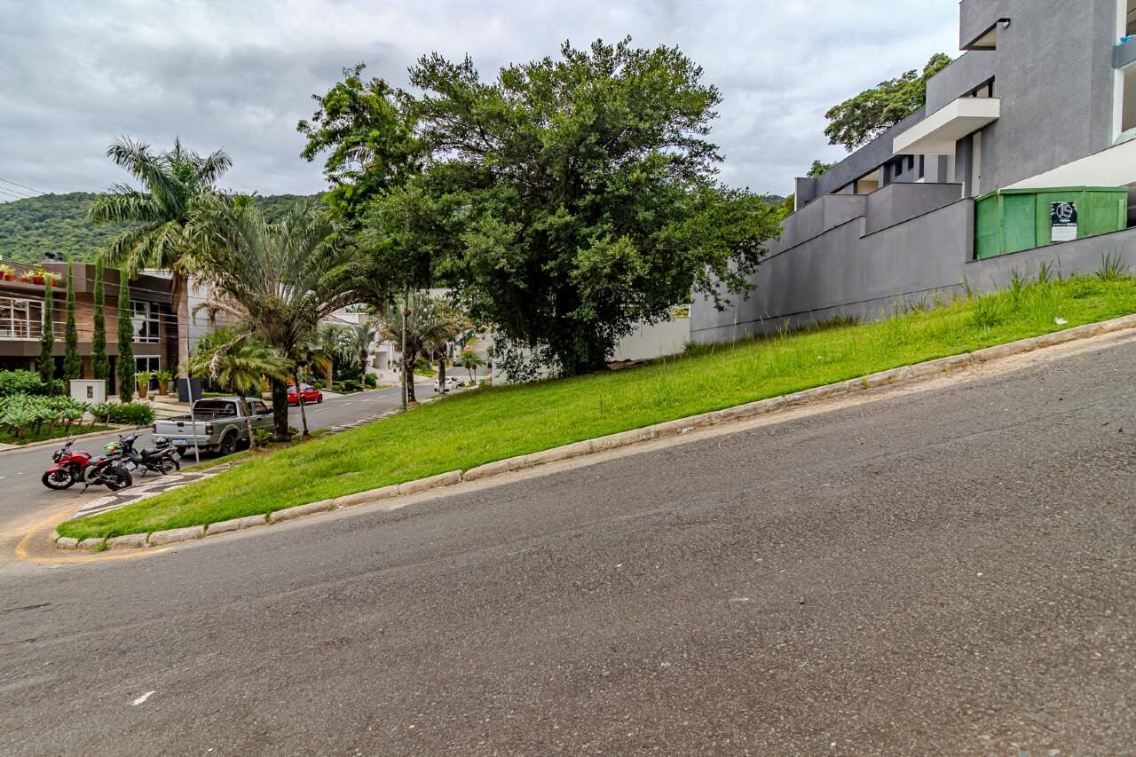 Lote/Terreno de 450m² no bairro Barra, em Balneário Camboriú | Eu Corretor