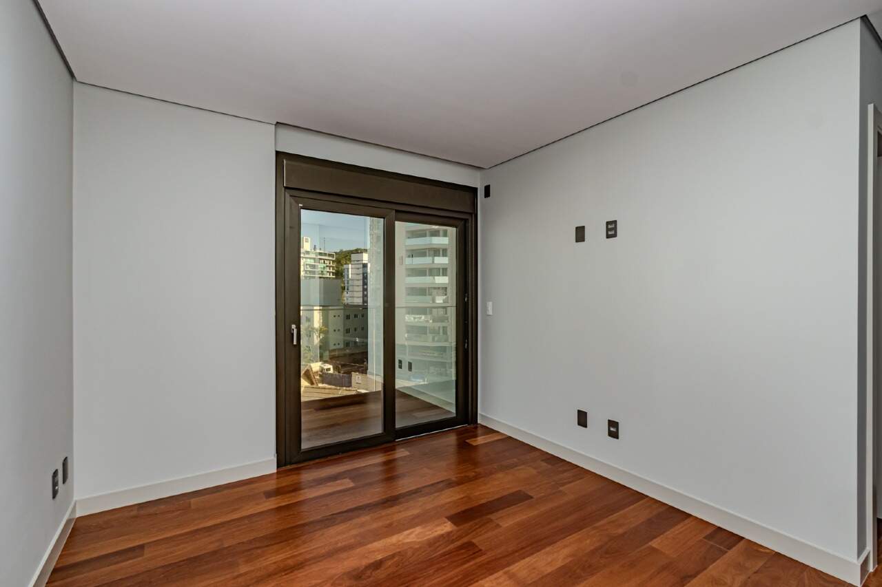 Apartamento à venda no Praia Brava: 