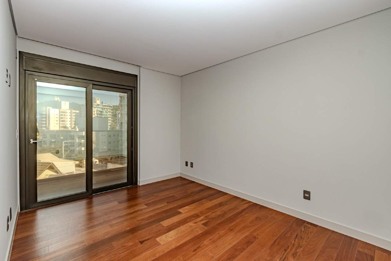 Apartamento à venda no Praia Brava: 