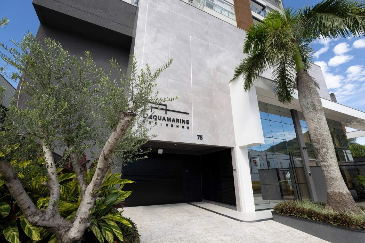Apartamento à venda no Fazenda: Fachada e entrada do L’Aquamarine Residence, na Rua Vereador Milton Ribeiro da Luz, 75