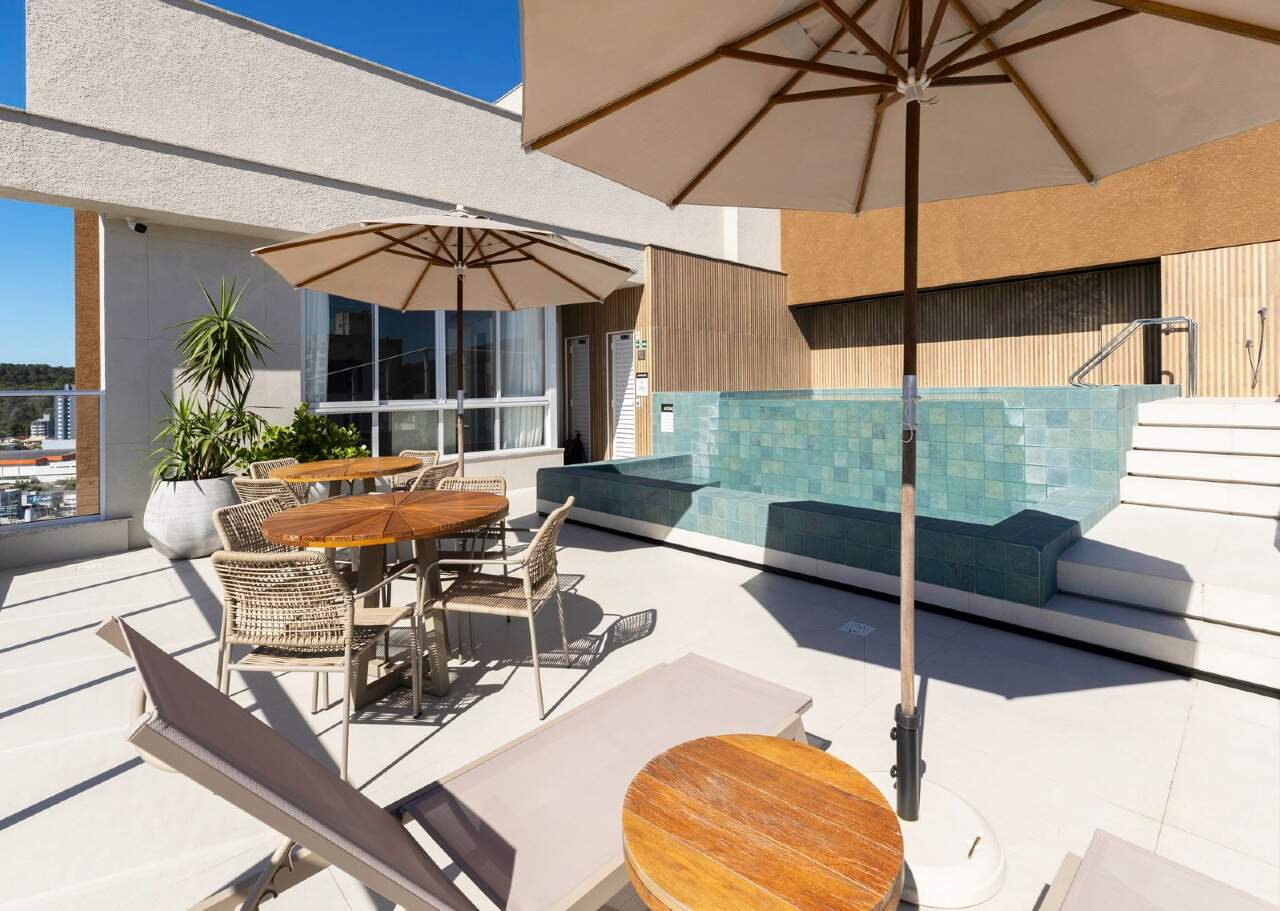 Apartamento à venda no Fazenda: Solarium e piscina do rooftop