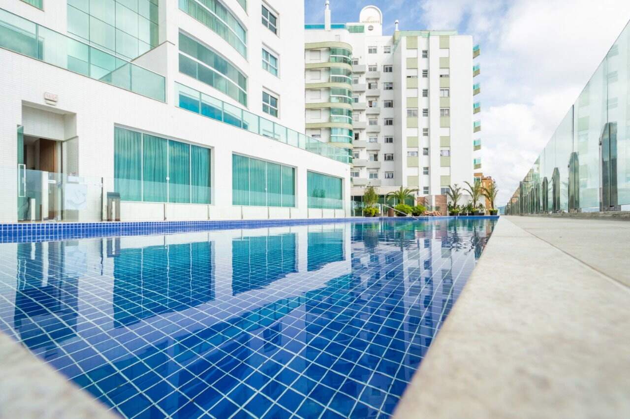 Apartamento à venda no Fazenda: Piscina adulto do Exclusive Residence