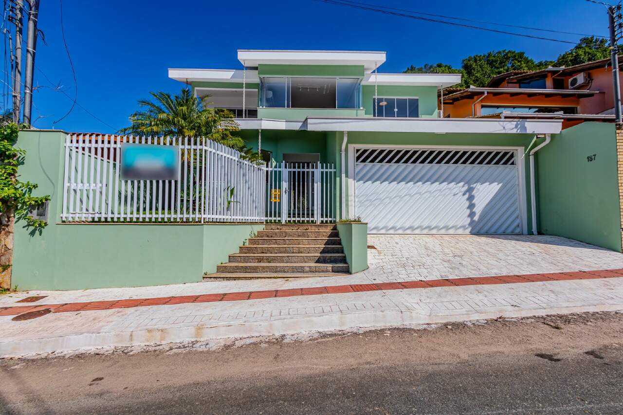Casa de 3 quartos, 321m² no bairro Praia dos Amores, em Balneário Camboriú | Eu Corretor