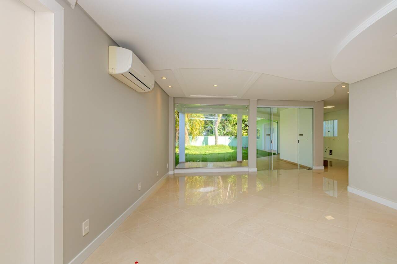 Casa de 3 quartos, 321m² no bairro Praia dos Amores, em Balneário Camboriú | Eu Corretor
