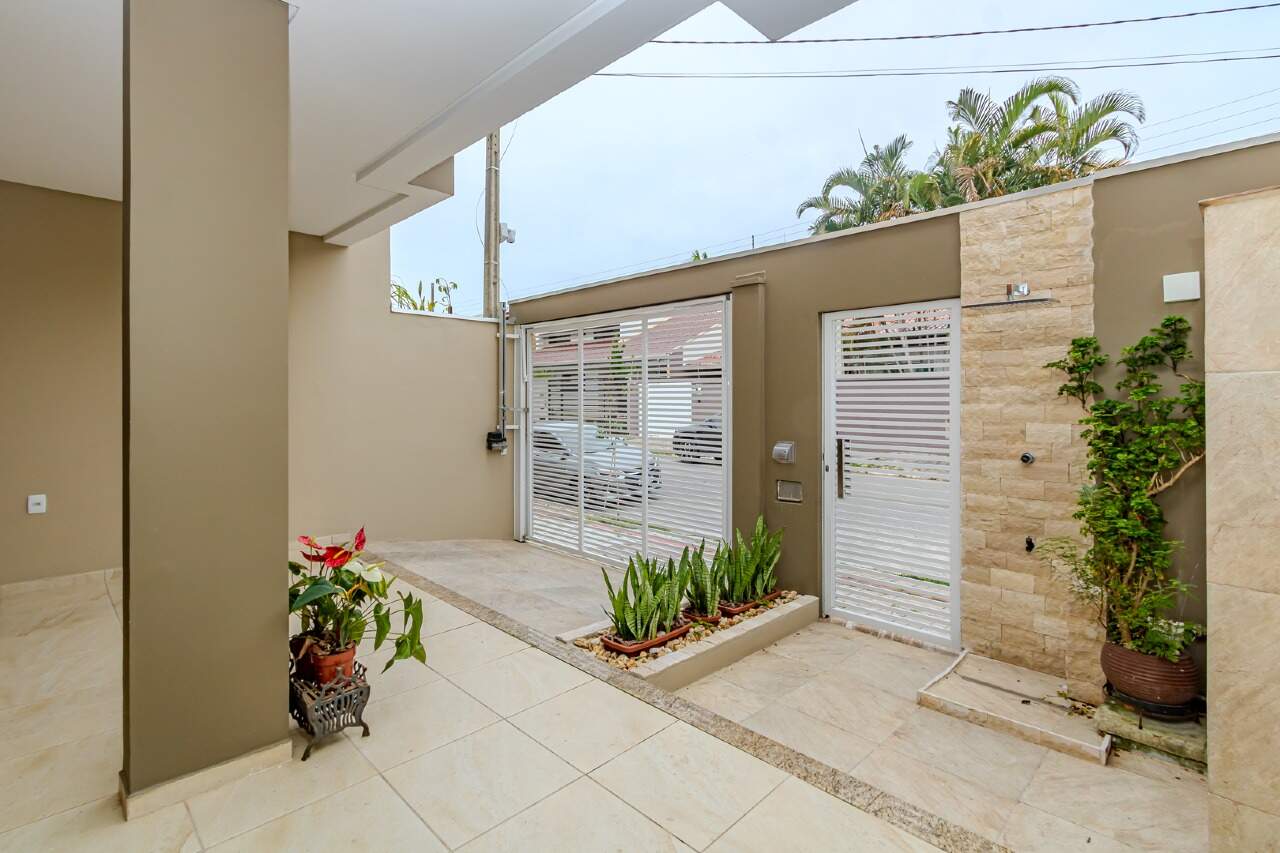 Casa de 3 quartos, 180m² no bairro Praia dos Amores, em Balneário Camboriú | Eu Corretor