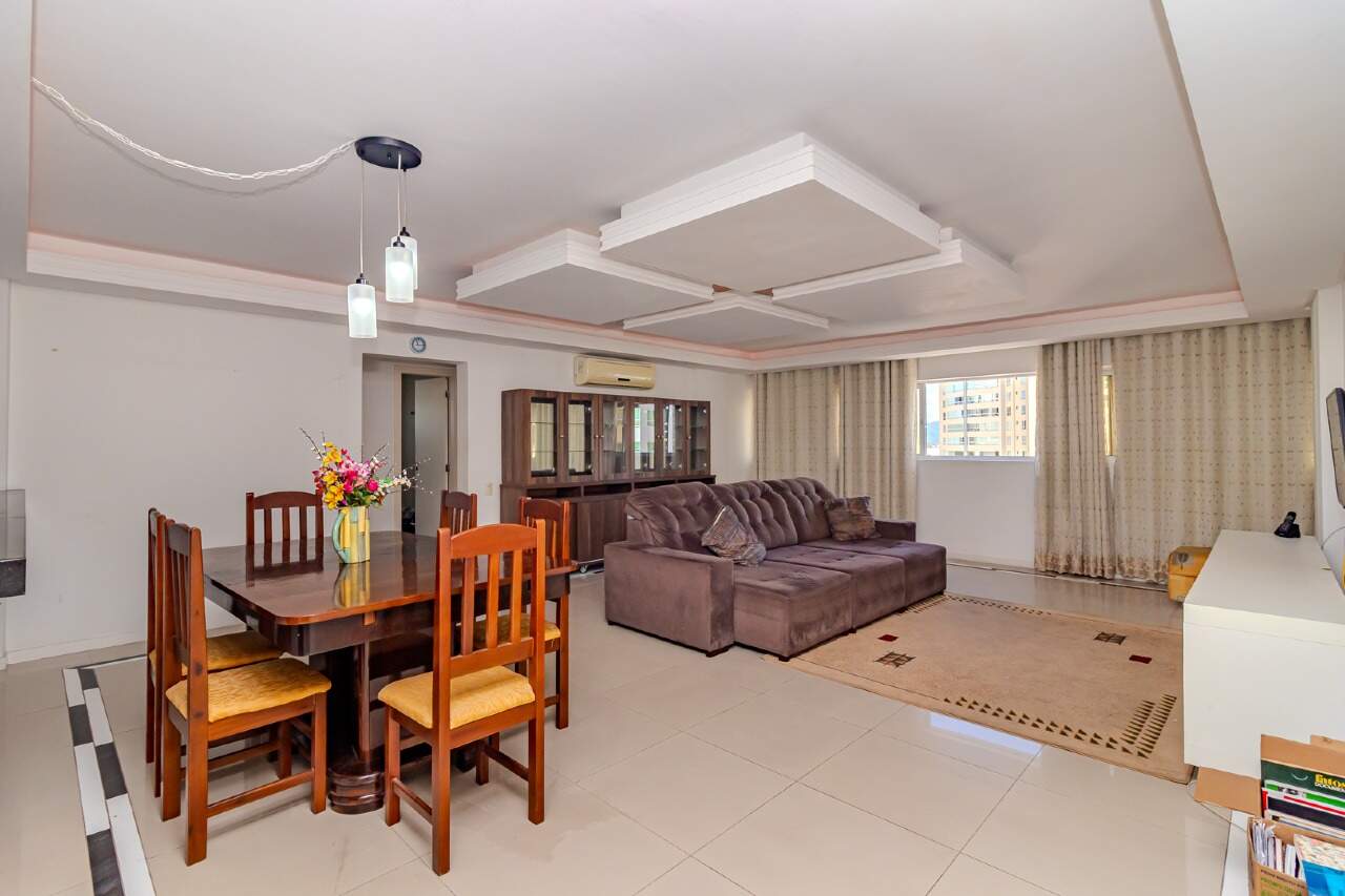 Cobertura de 3 quartos, 216m² no bairro Centro, em Balneário Camboriú | Eu Corretor
