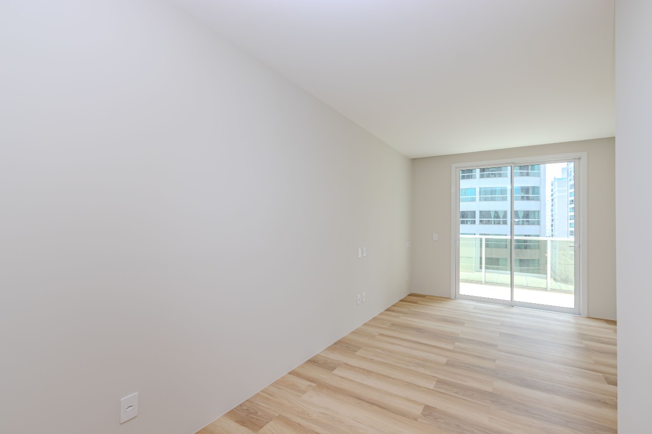 Apartamento à venda no Pioneiros: 